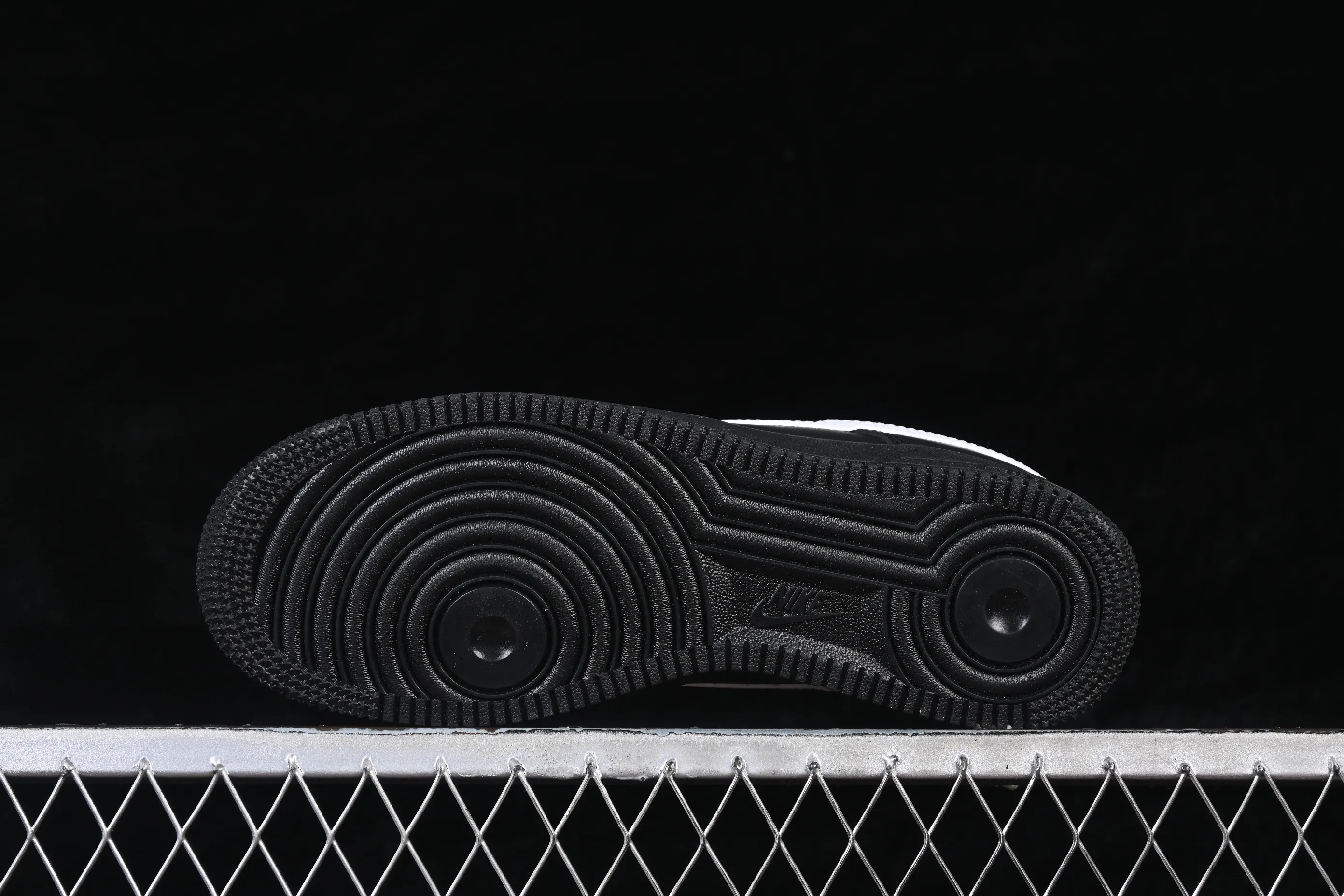 All categories Nk Air Force 1 Air Force series Nk Air Force 1 Low Air Force low-top Nike Air Force 1'07 Low Classic black and white hook Air Force 1 low-top casual sneakers FZ0627-010
